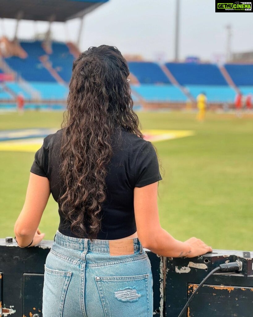 Varsha Bollamma Instagram - Had a great time supporting my favourite team! CCL2023 is an experience of entertainment and sportsmanship. It depicts unity in diversity of our country.