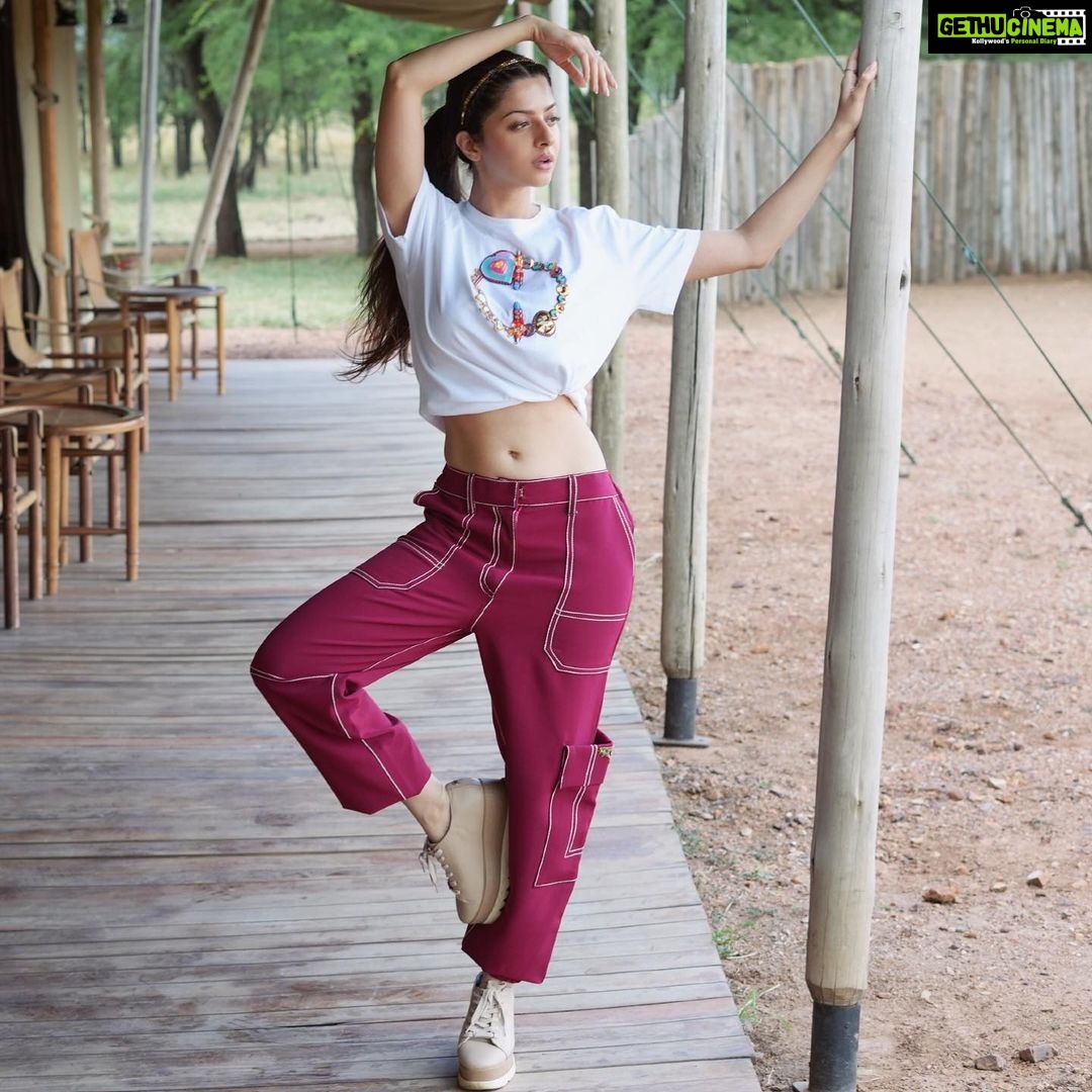 Vedhika Instagram - ❣️🎈🍓 Outfit @shalinirathodofficial