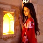 Vedhika Instagram - @gobindgarhjaisalmer There is a desert I long to be walking 🏜🐪 #Jaisalmer #Rajasthan #India #incredibleindia #desert Shot by @desert_photographer Direction 🙋‍♀️ Outfit @picchika Jaisalmer - The Golden Heaven
