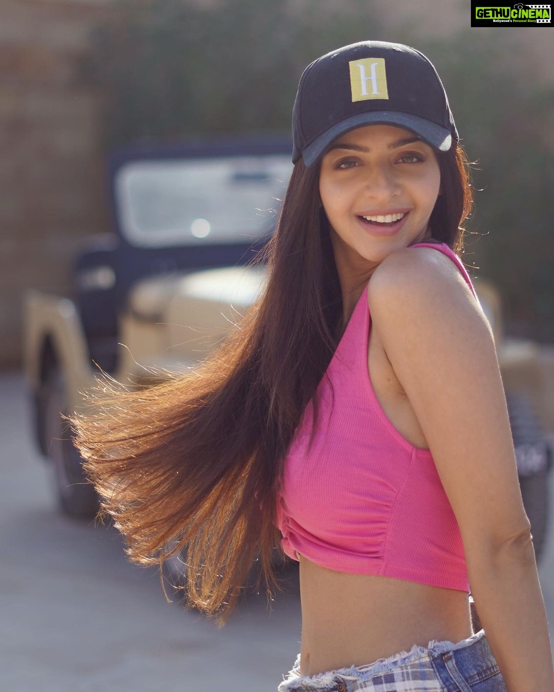 Vedhika Instagram - Left right left right 🐾 @gobindgarhjaisalmer 📸 @desert_photographer
