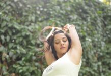 Vedhika Instagram - Unleash the power 🪃 #Raw 📸 @ziaulhaque
