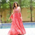 Vedhika Instagram - 🌷 Wearing @silkybindraofficial