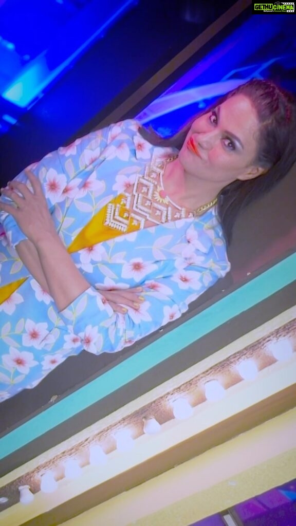 Veena Malik Instagram - #mastiyan #onset #veenamalik #💃❤