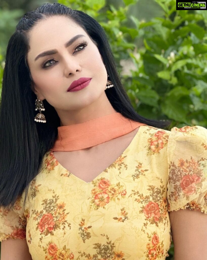 Veena Malik Instagram - On sets of #mastiyan #❤‍🔥‼