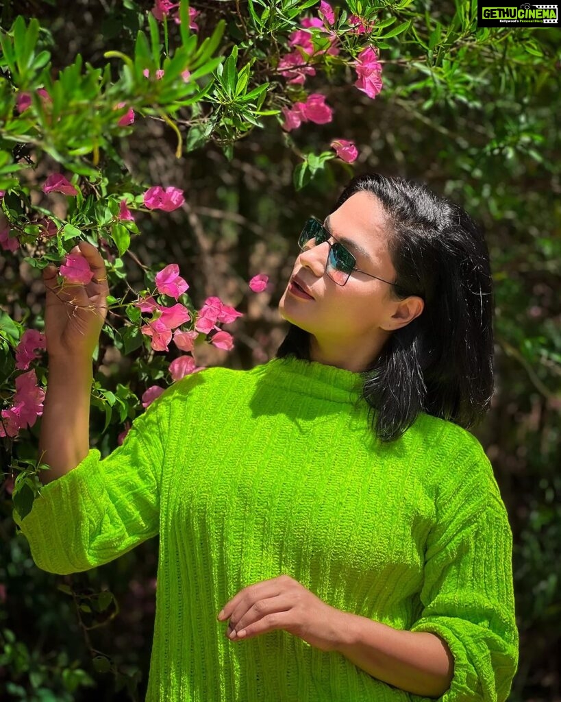 Veena Malik Instagram - #mosam😍 #veenamalik #vinnature #vinista #👒👑