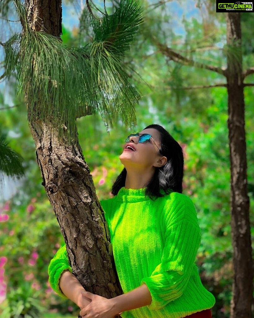 Veena Malik Instagram - #mosam😍 #veenamalik #vinnature #vinista #👒👑