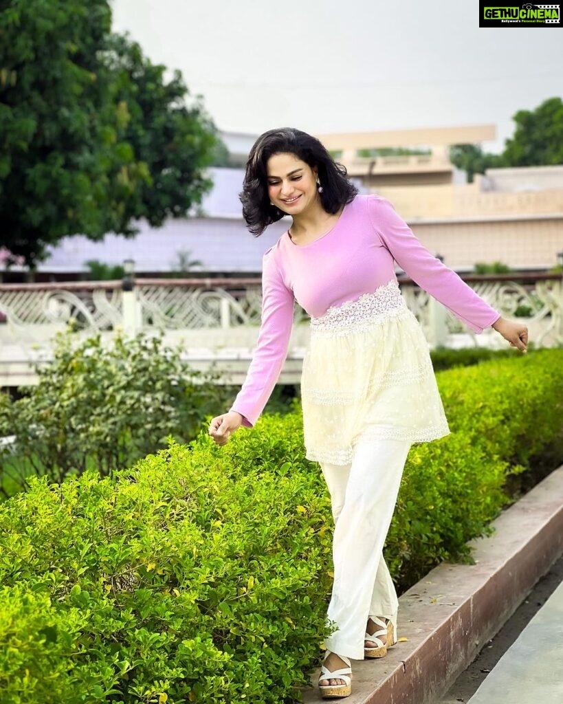 Veena Malik Instagram - #🌥⛅️🌤☀️ @moonkhatri3