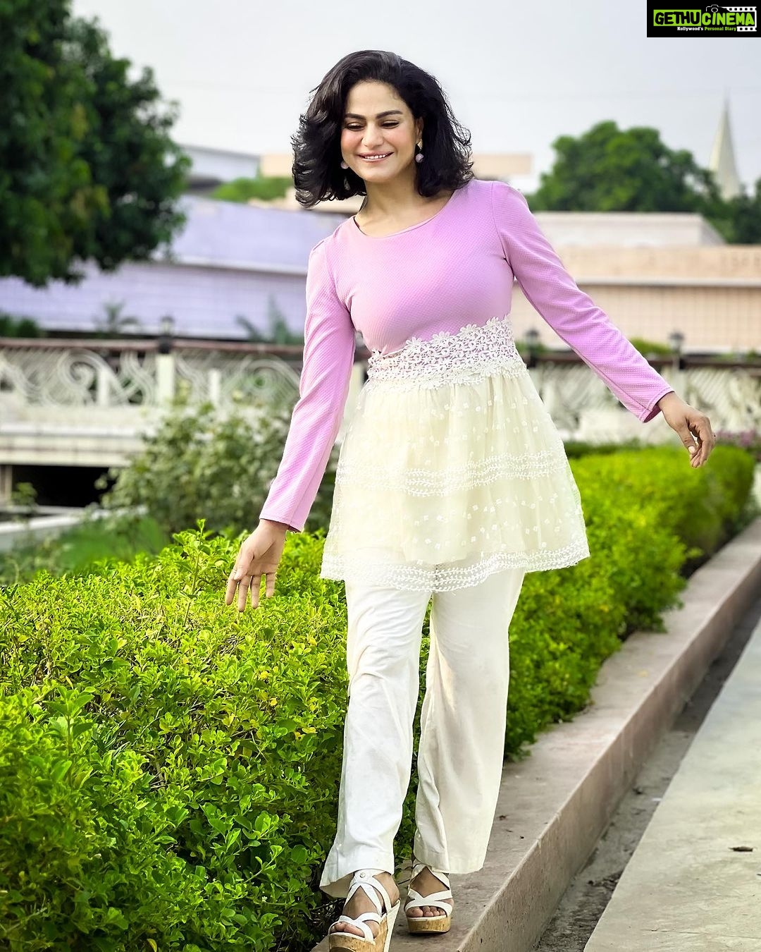 Veena Malik - 5.7K Likes - Most Liked Instagram Photos