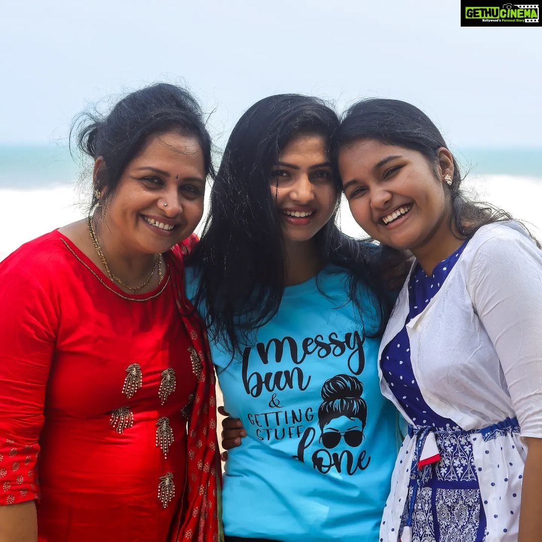 Venba Instagram - You should never let your fears prevent you from doing what you know is right HAPPY WOMEN'S DAY to all the BRAVE and BEAUTIFUl women's out there..😎😇😍❤ 📷 : @thiprasannavalli #womensday #internationalwomensday #women #womenempowerment #womensupportingwomen #womenpower #happywomensday #iwd #girlpower #love #womeninbusiness #woman #march #strongwomen #fashion #motivation #inspiration #instagood #womensmarch #art #instagram #happy #photography #equality