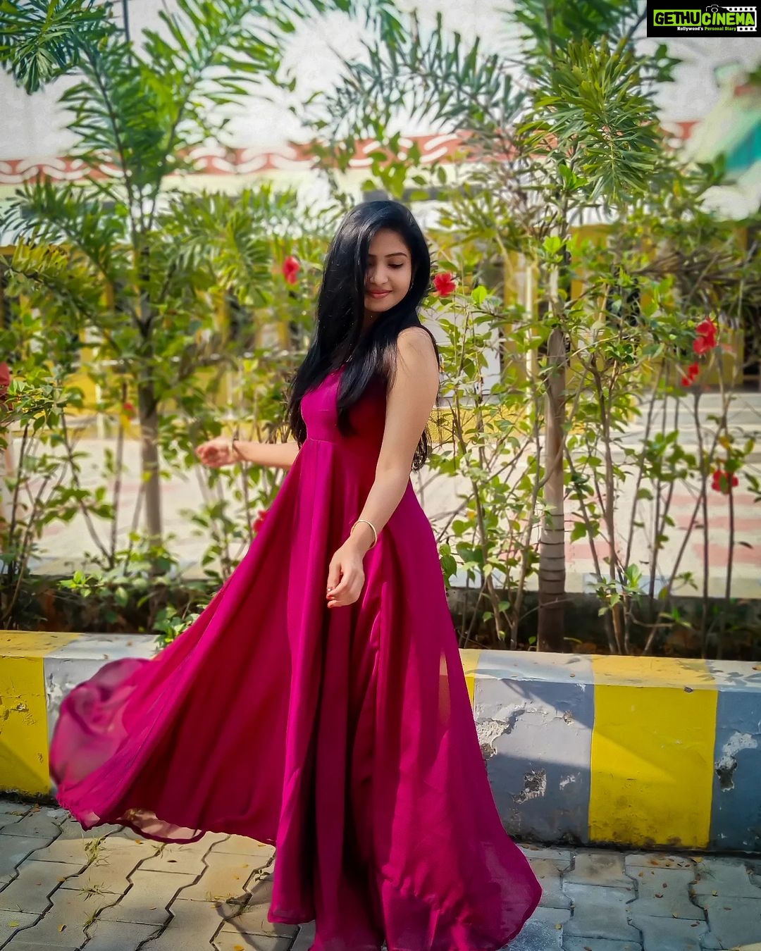 Venba Instagram - Living that bridesmaid life.😇 Best Friend wedding😍❤ #bridesmaids 🥰✨ #weddingvibes #outfitoftheday Outfit styled and designed by : @nishabalajee❤ #fashion #instalike #beautiful #bhfyp #followforfollowback #likesforlike #art #photooftheday #followme #smile #happy #instagram #nature #style #life #myself #likeforfollow