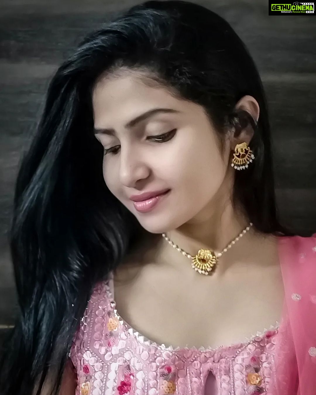 Venba Instagram - Love❤this jewelry from @ks_jewels_wholesale Do check it out👆 guys #fashion #instalike #beautiful #jewelry #bhfyp #followforfollowback #likesforlike #art #photooftheday #followme #smile #happy #instagram #nature #style #life #myself #likeforfollow