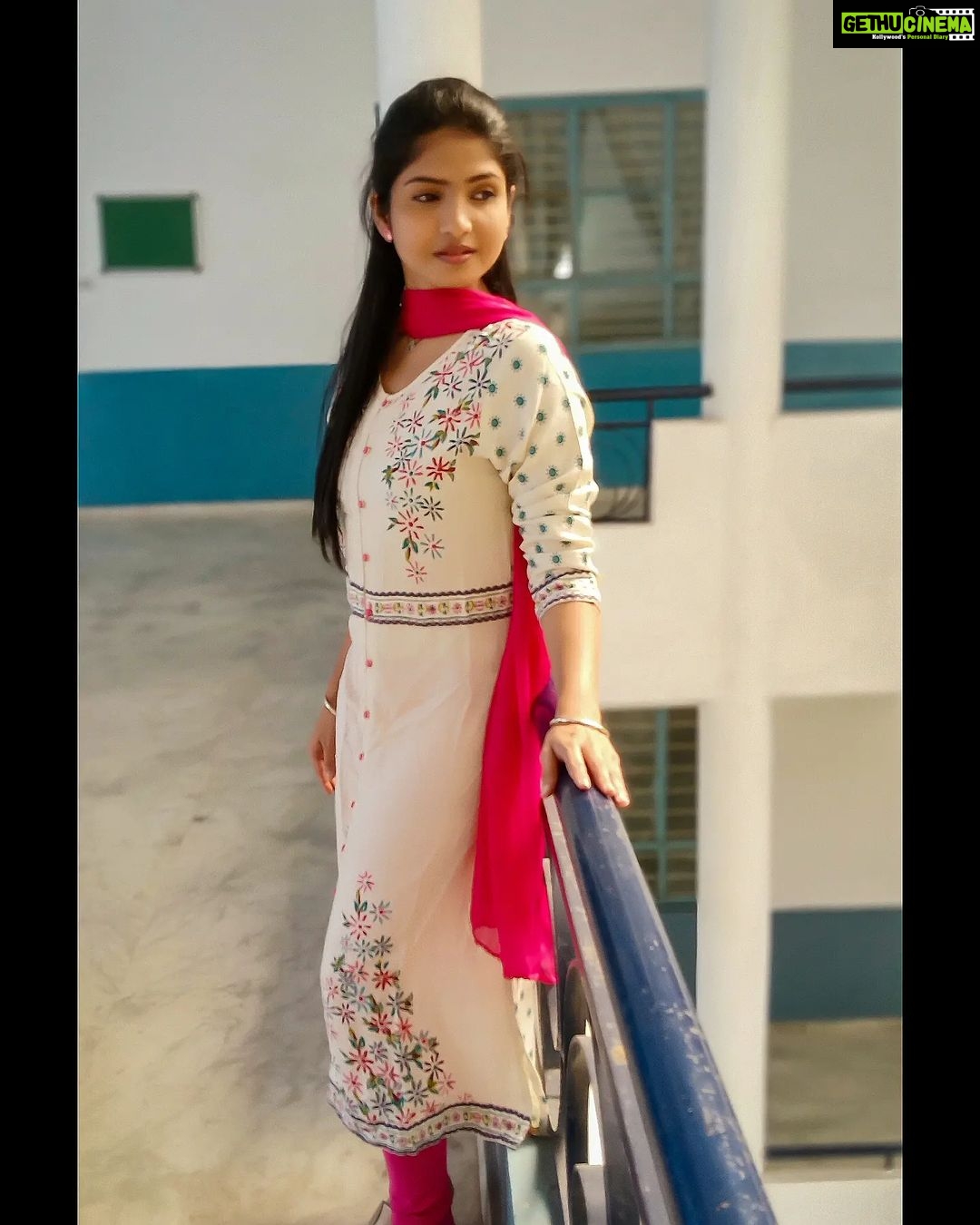 Venba Instagram - New year✌new post😇 Kurthi from : @online_thuni.kadai Styled by : @nishabalajee ❤ #attitude #sassy #love #cute #instalike #instamood #followforfollowback #followme #viral #pinterest #style #swag #heroine #cool #tamilcinema #chennai #instagram #likeforlike #likeforfollow #smart #smile