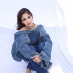 Vidhi Pandya Instagram - Are you making choices from a place of fear? Or a place of courage? ⛈️🧿 #beuniquelyyou #love