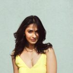 Vidhi Pandya Instagram – Summer somewhere..🌦️🌻

💄- @makeupbynidhhikaushal 

#beuniquelyyou #love