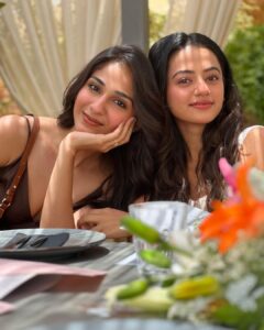 Vidhi Pandya Instagram - Hello, 26. 🍯🍩
- 04.06.2023 

#birthdaybrunch #beuniquelyyou #love