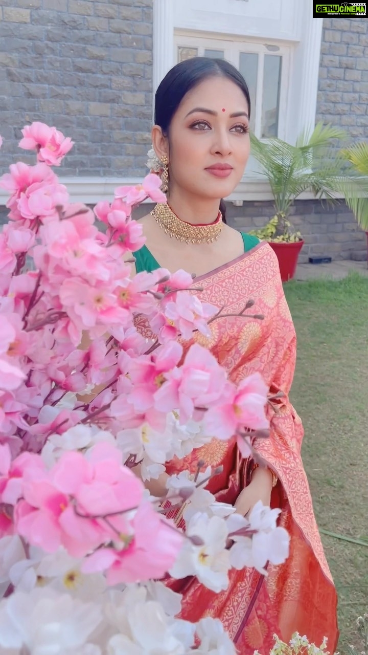 Vidisha Instagram - 💫💫 . . @officialjoshapp . #saansonkimalape #song #beautiful #classical #vidisha #vidishasrivastava #love #trending