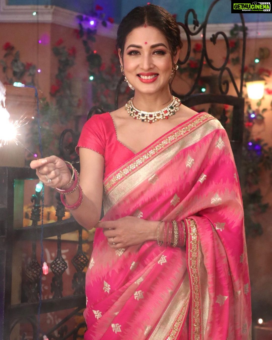 Vidisha - 11.8K Likes - Aap sabhi par Maa Lakshmi ki Kripa bani rahe !! Happy Deepawali !!🪔
.
.
.
.
.
#diwali #festival #festivevibes #deepawali #shubhlabh #indian #tradition #traditional