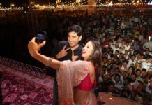 Vidisha Instagram - Thank you Delhi for this heart melting welcome ❤️ It was a beautiful experience to be present at #luvkushramleela . #blessed #delhi #ramleela #vidisha #aasifsheikh #navratri #anitabhabhi #bhabhijigharparhai