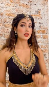 Vidisha Instagram - Samjhe Kya !!
.
.
@officialjoshapp 

.
#danceekpujahai #mohinikadance #dialogue #vidisha #trending #trendingreels #dance