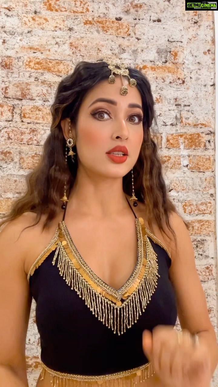 Vidisha - 29.9K Likes - Samjhe Kya !!
.
.
@officialjoshapp
.
#danceekpujahai #mohinikadance #dialogue #vidisha #trending #trendingreels #dance