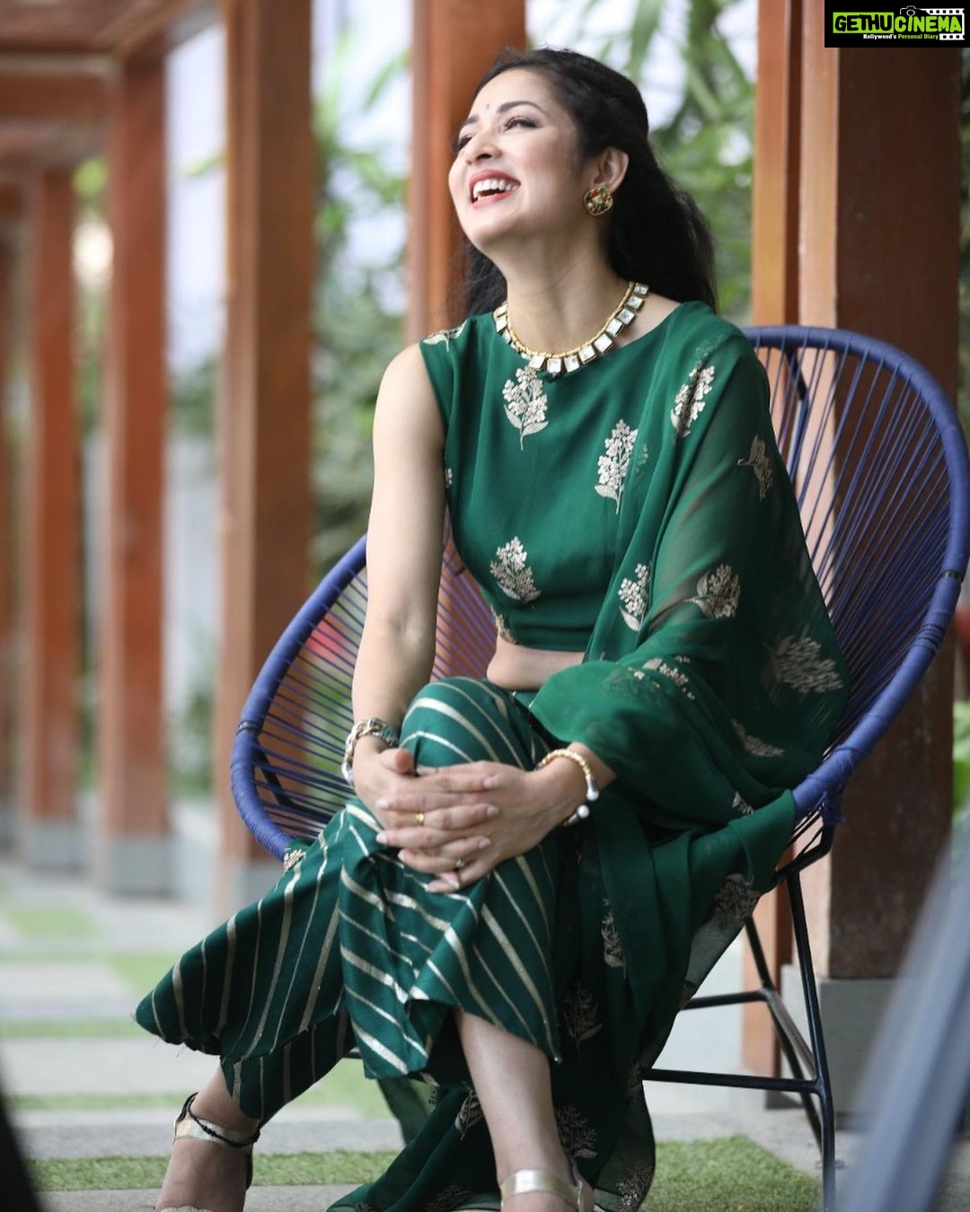 Vidisha Instagram - Spread positivity and be happy !! Happy Dussehra !! . . . #laugh #love #live #delhidiaries #dussehra #happygirl #beauty #positivity #vidisha #anitabhabhi