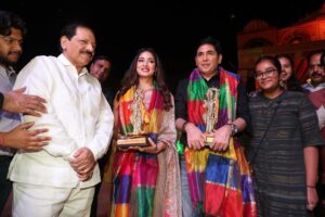 Vidisha Instagram - Thank you Delhi for this heart melting welcome ❤️ It was a beautiful experience to be present at #luvkushramleela . 

#blessed #delhi #ramleela #vidisha #aasifsheikh #navratri #anitabhabhi #bhabhijigharparhai
