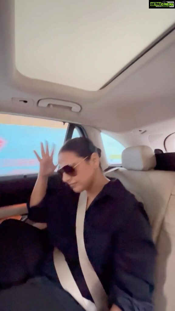 Vidya Balan Instagram - Monday.. Atta majhi satakli 🤯🚙