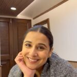 Vidya Balan Instagram - Aapke saath koi hai 👻
