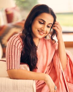 Vidya Balan Instagram - When the test shots land up being the final shots 📸

Saree - @anavila_m 
Hair - @bhosleshalaka 
Makeup - @harshjariwala158 
Styling - @who_wore_what_when 
Photography- @rohnpingalay