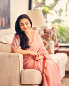 Vidya Balan Instagram - When the test shots land up being the final shots 📸

Saree - @anavila_m 
Hair - @bhosleshalaka 
Makeup - @harshjariwala158 
Styling - @who_wore_what_when 
Photography- @rohnpingalay