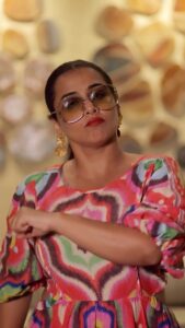 Vidya Balan Instagram - Stop saying I miss you 😎

Outfit: @rannagill