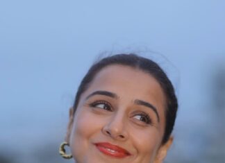 Vidya Balan Instagram - Suno suno… Outfit: @baisegaba