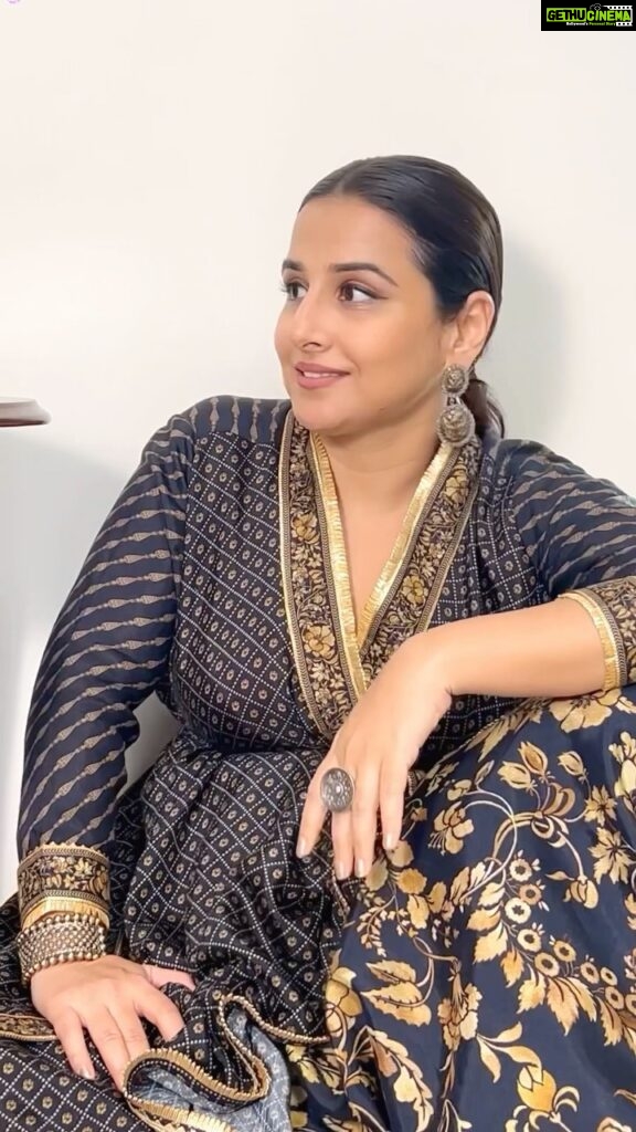 Vidya Balan Instagram - 🐦 Audio and inspiration courtesy: @sidharthsagar.official Outfit: @toraniofficial