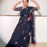 Vidya Balan Instagram - Did this chumma…arre not the chumma you think…In Tamil,chumma means ‘like that only’! Outfit: @vaayuclothing