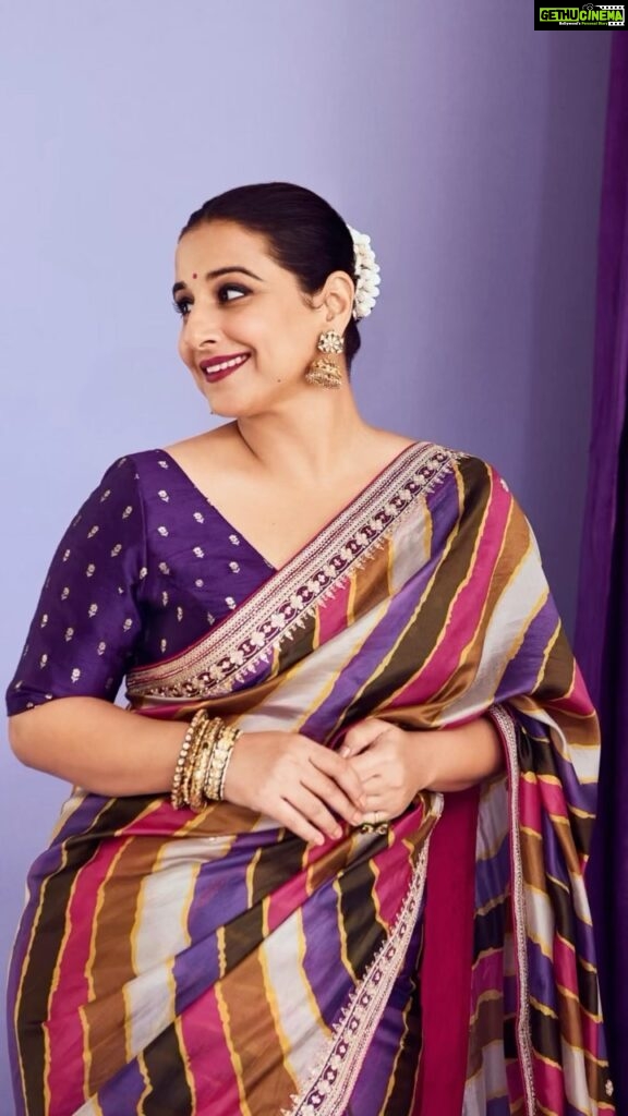 Vidya Balan Instagram - Aao huzoor 💜✨ Saree - @punitbalanaofficial Makeup - @harshjariwala158 Hair - @bhosleshalaka Styling - @who_wore_what_when Photography - @chandrahas_prabhu