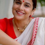 Vidya Balan Instagram - 🌺❣️