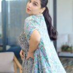 Vidya Balan Instagram - Chaos, drama, yet ready for camera 🤷🏻‍♀️