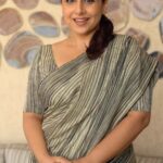 Vidya Balan Instagram - Casio? Main toh theek hoon Saree: @tilbyav