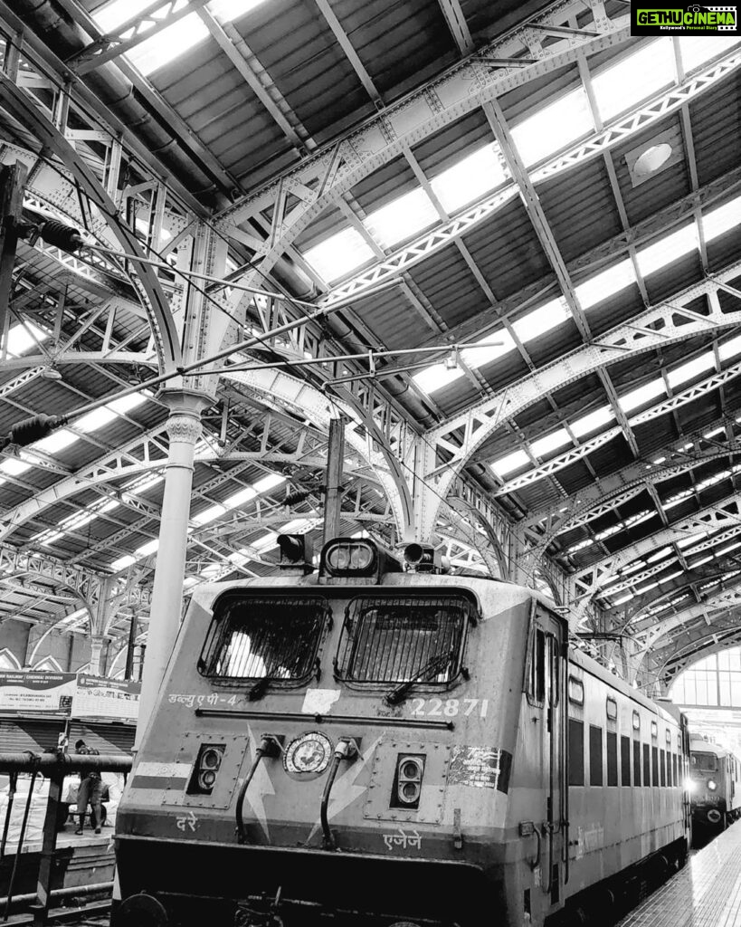 Aadhi Pinisetty Instagram - #Nammachennai #railwaystation #Mobilephotography #blackandwhitephotography Egmore