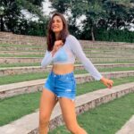 Aahana Kumra Instagram - Busting a move on a Saturday🌦️🌸💕🌈💃 #saturdate . . . . #trending #trendingreels #trendingreelsvideo #saturday #saturdaynight #saturdaze #aahanakumra #dancereels #reels #trendingdance #trendingdancereels Nashik