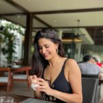 Aahana Kumra Instagram - Weekends are for a swim and binge 👙🥖🥐💕☔️🌞🥢🍛 #weekendbinge . . . . #saturdate #saturday #saturdaynight #saturdaze #aahanakumra #thailand #khaolak JW Marriott Khao Lak Resort & Spa