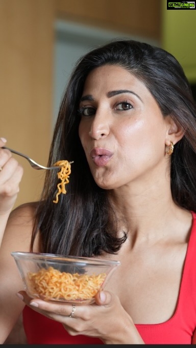 Aahana Kumra Instagram - #ContestAlert ! Aa gaya #ChingsHotGarlicNoodlesChallenge! 🔥 Win an amazing #Chingshamper & a chance to be featured on Ching’s social media pages in just 3 steps! 🎁 Step 1: Cook a pack of yummy & hot Ching’s Hot Garlic Noodles. 🍴 Step 2: Record a video of you slurping, enjoying & savouring each sizzling bite of noodles. 🎥🫦 Step 3: Upload this video on your Instagram page & tag @chingssecret and use hashtag #ChingsHotGarlicNoodlesChallenge to your caption #️⃣🍜 #ChingsSecret #ILoveDesiChinese #ChingsHotGarlicNoodle #ParticipateNow #Challenge #contest India