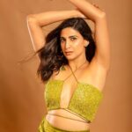 Aahana Kumra Instagram - In nature you don’t get lost🌱🌞 You find yourself 🥬🌱☔️ All dressed up for @middayindia #middaydigitalawards2023 Outfit - @labelmanikananda Jewellery- @shailjas_diamondjewellery Heels- @worldofanaar Photographer - @karanhenry Styled by- @juhi.ali Hmu- @makeup.artist.anusha . . . . #middayindia #awardsnight #alldressedup #salaamvenky #bestsupoortingactress #cinema #movies #aahanakumra Mumbai - मुंबई