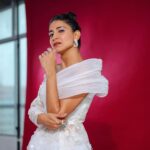 Aahana Kumra Instagram - As soon as you know how to trust yourself you will know how to live ⭐️ All dressed up for the @iwmbuzz digital awards 2023 🥂🫶 Outfit : @tanieyakhanuja Jewellery : @mkjewels_india Heels : @houseofprisca_ Photography : @karanhenry Styling : @juhi.ali Make up and hair : @makeup.artist.anusha #iwmbuzzdigitalawards2023 . . . . #aboutlastnight #alldressedup #awardsnight #awardseason #bestnegativelead #aahanakumra Mumbai - मुंबई