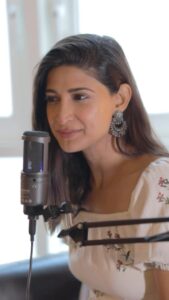 Aahana Kumra Instagram - #PAADcast - Zindagi bohet asaan hai , kabhi ji ker tou daikho Ft @aahanakumra 

#podcast #parody #spoof #indianreels #reels #instacomedy #pakistanireels #comedy #funny #aahanakumra #dubai #mydubai #uae #pakistan #india