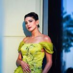 Aahana Kumra Instagram - हवा में उड़ता जाये 🌿🌿🌿 #throwbackthursday #dubaidiaries . . . . #throwback #thursday #dubai #dubailife #aahanakumra #habibi #princessdiaries Dubai UAE