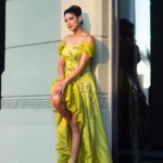 Aahana Kumra Instagram - हवा में उड़ता जाये 🌿🌿🌿 #throwbackthursday #dubaidiaries . . . . #throwback #thursday #dubai #dubailife #aahanakumra #habibi #princessdiaries Dubai UAE