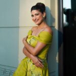 Aahana Kumra Instagram - हवा में उड़ता जाये 🌿🌿🌿 #throwbackthursday #dubaidiaries . . . . #throwback #thursday #dubai #dubailife #aahanakumra #habibi #princessdiaries Dubai UAE
