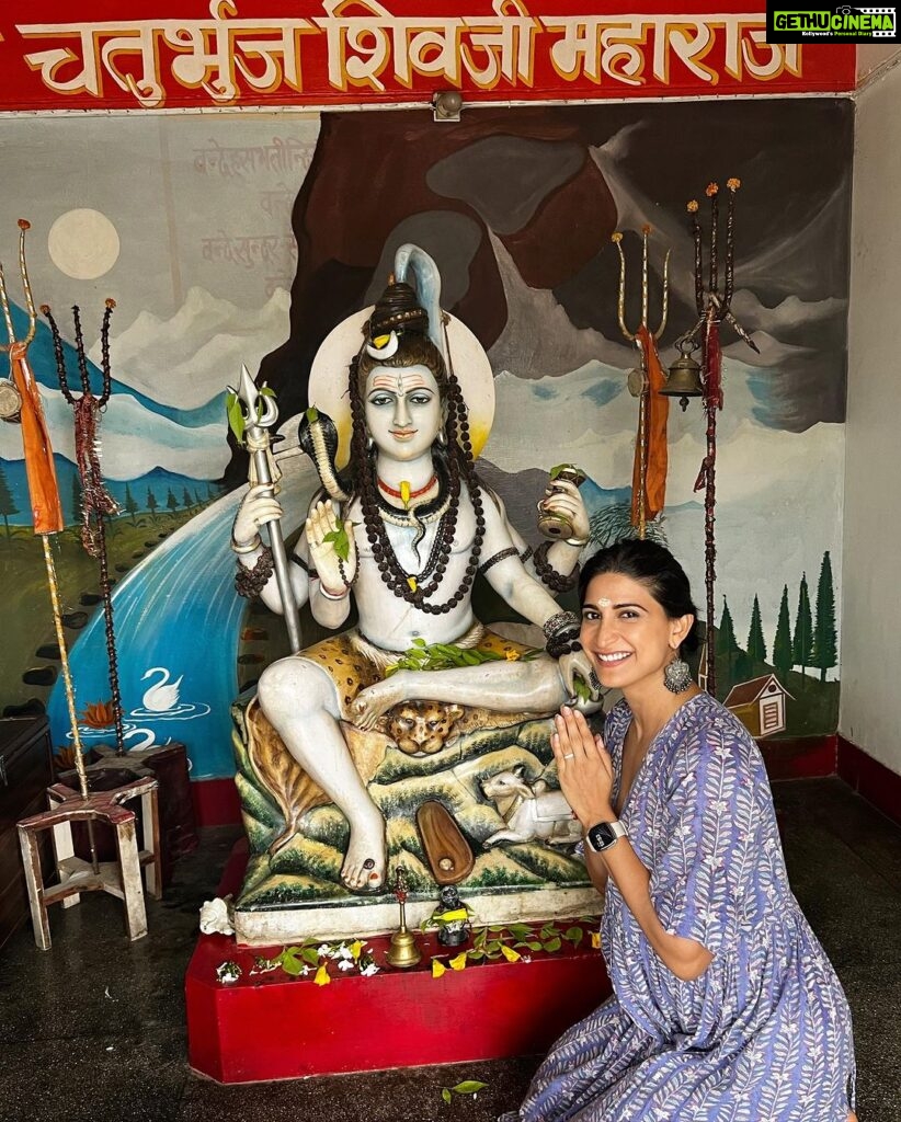 Aahana Kumra Instagram - My happy place always! 💓🏔️🏞️🕉️ I’ve had this incredible calling from Lord Shiva and Maa Ganga throughout this year and there’s nothing other than gratitude for this magical experience 🕉️🙏💕 #haharmahadev #harhargange . . . . #gangaaarti #ganga #lordshiva #rishikesh #rishikeshdiaries #aahanakumra #love #prayers #faith #uttarakhand Rishikesh ऋषिकेश