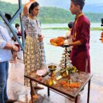 Aahana Kumra Instagram - My happy place always! 💓🏔️🏞️🕉️ I’ve had this incredible calling from Lord Shiva and Maa Ganga throughout this year and there’s nothing other than gratitude for this magical experience 🕉️🙏💕 #haharmahadev #harhargange . . . . #gangaaarti #ganga #lordshiva #rishikesh #rishikeshdiaries #aahanakumra #love #prayers #faith #uttarakhand Rishikesh ऋषिकेश